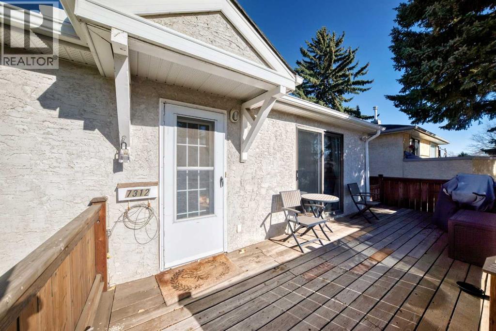 7312 36 Avenue NW, Calgary, Alberta  T3B 1T8 - Photo 3 - A2353417