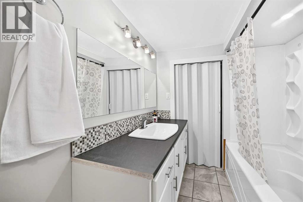 7312 36 Avenue NW, Calgary, Alberta  T3B 1T8 - Photo 41 - A2353417