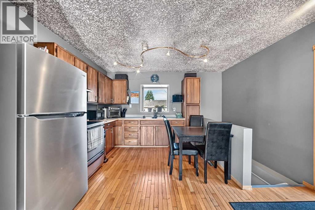 7312 36 Avenue NW, Calgary, Alberta  T3B 1T8 - Photo 5 - A2353417