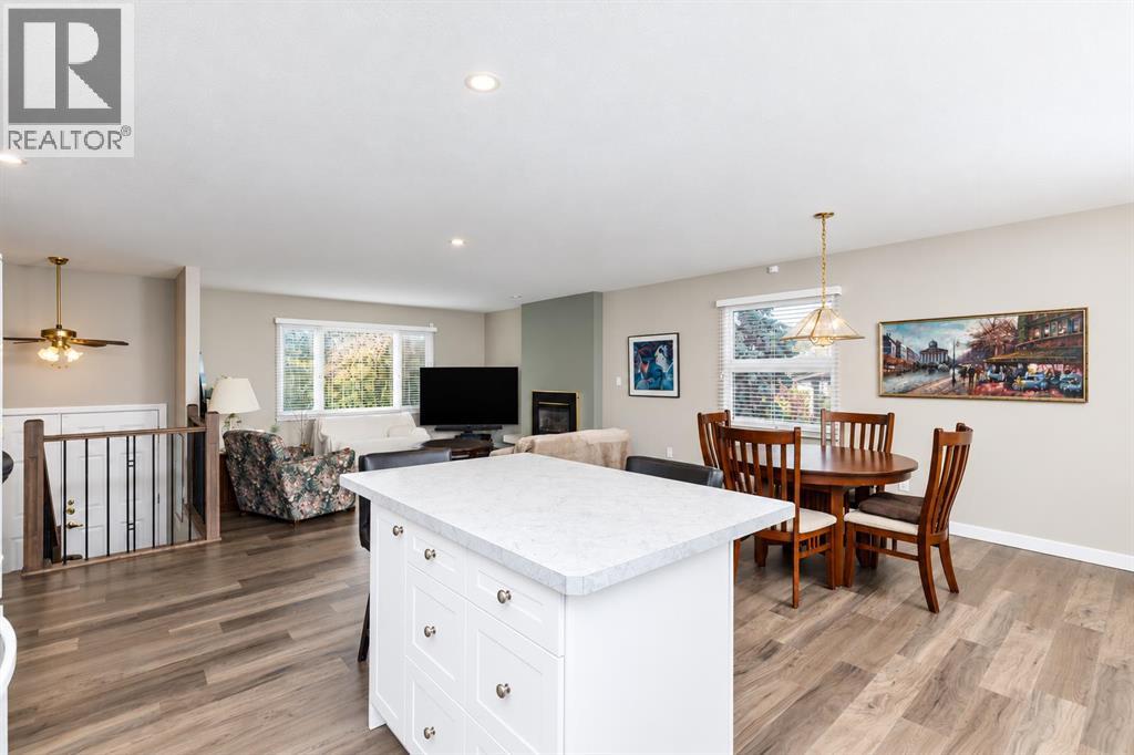 102 Welton Crescent, Red Deer, Alberta  T4N 6B3 - Photo 6 - A2353802