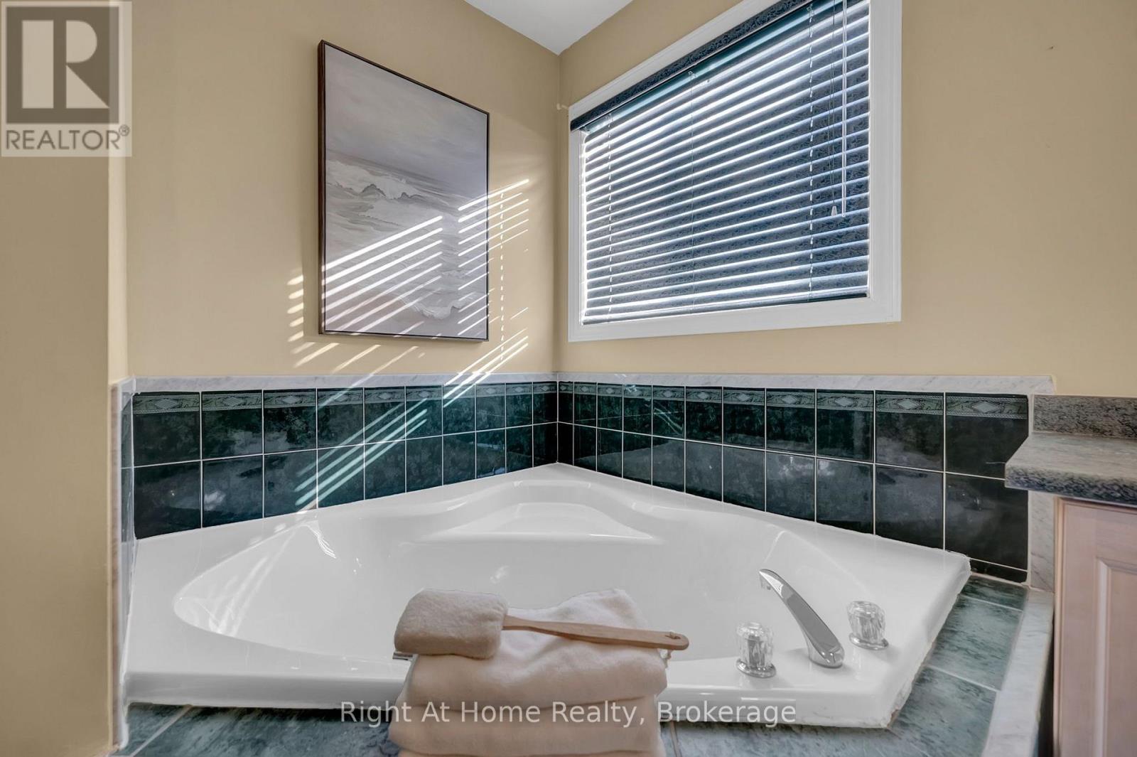 47 Welsh Street, Ajax, Ontario  L1T 4A4 - Photo 31 - E14102346