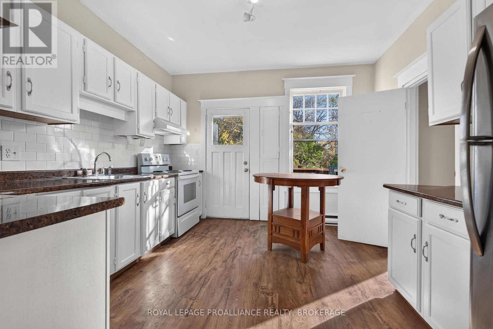558 Brock Street, Kingston, Ontario  K7L 1V2 - Photo 10 - X14102600