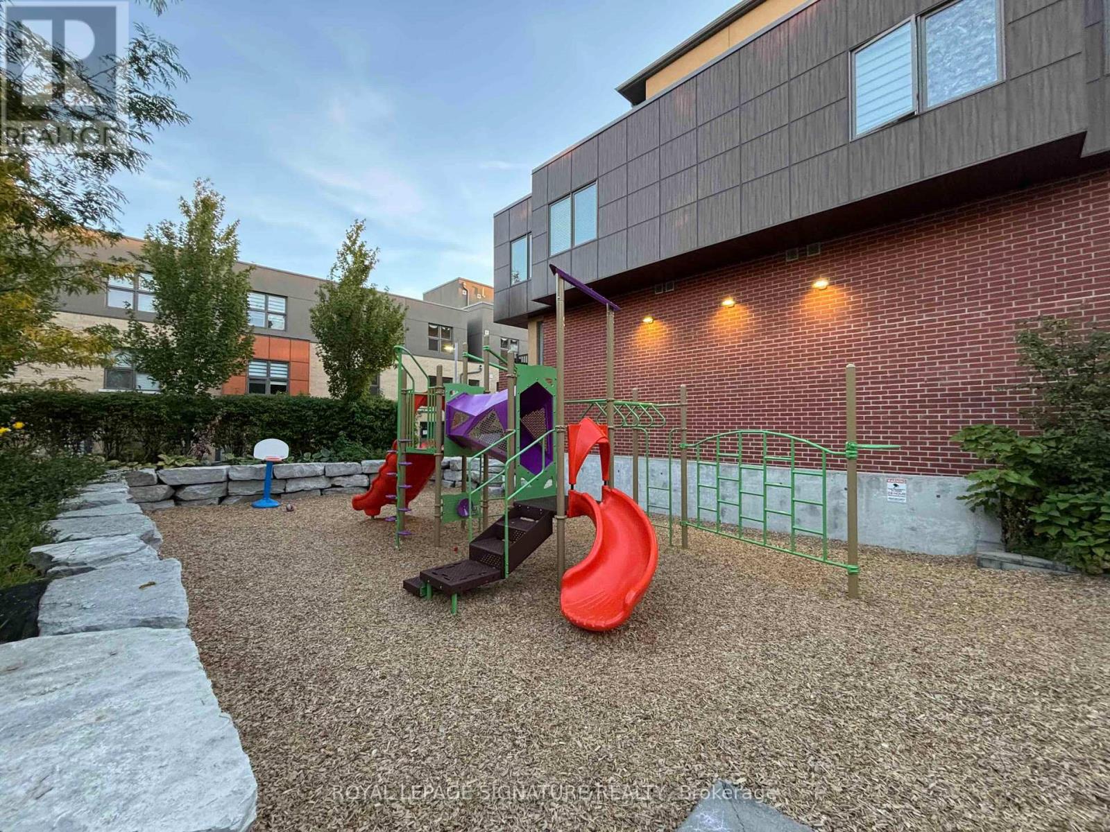 1b Clintwood Gate, Toronto, Ontario  M3A 0A8 - Photo 23 - C14102486