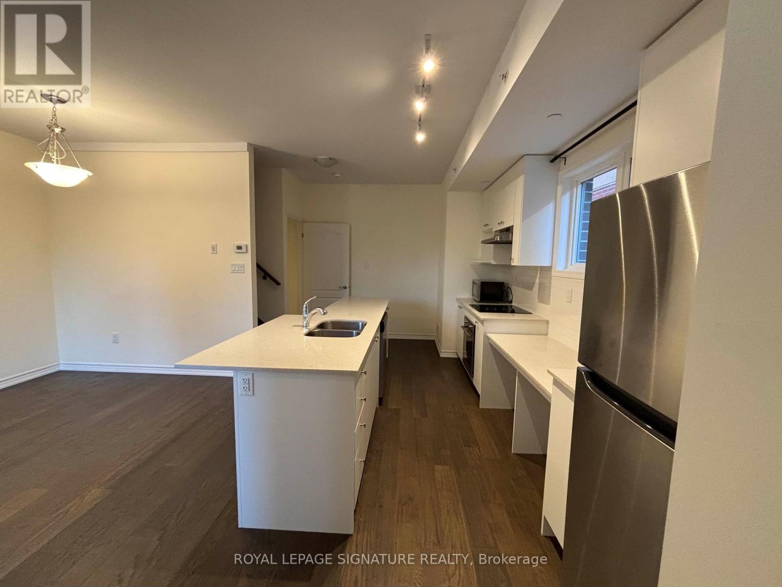 1b Clintwood Gate, Toronto, Ontario  M3A 0A8 - Photo 4 - C14102486