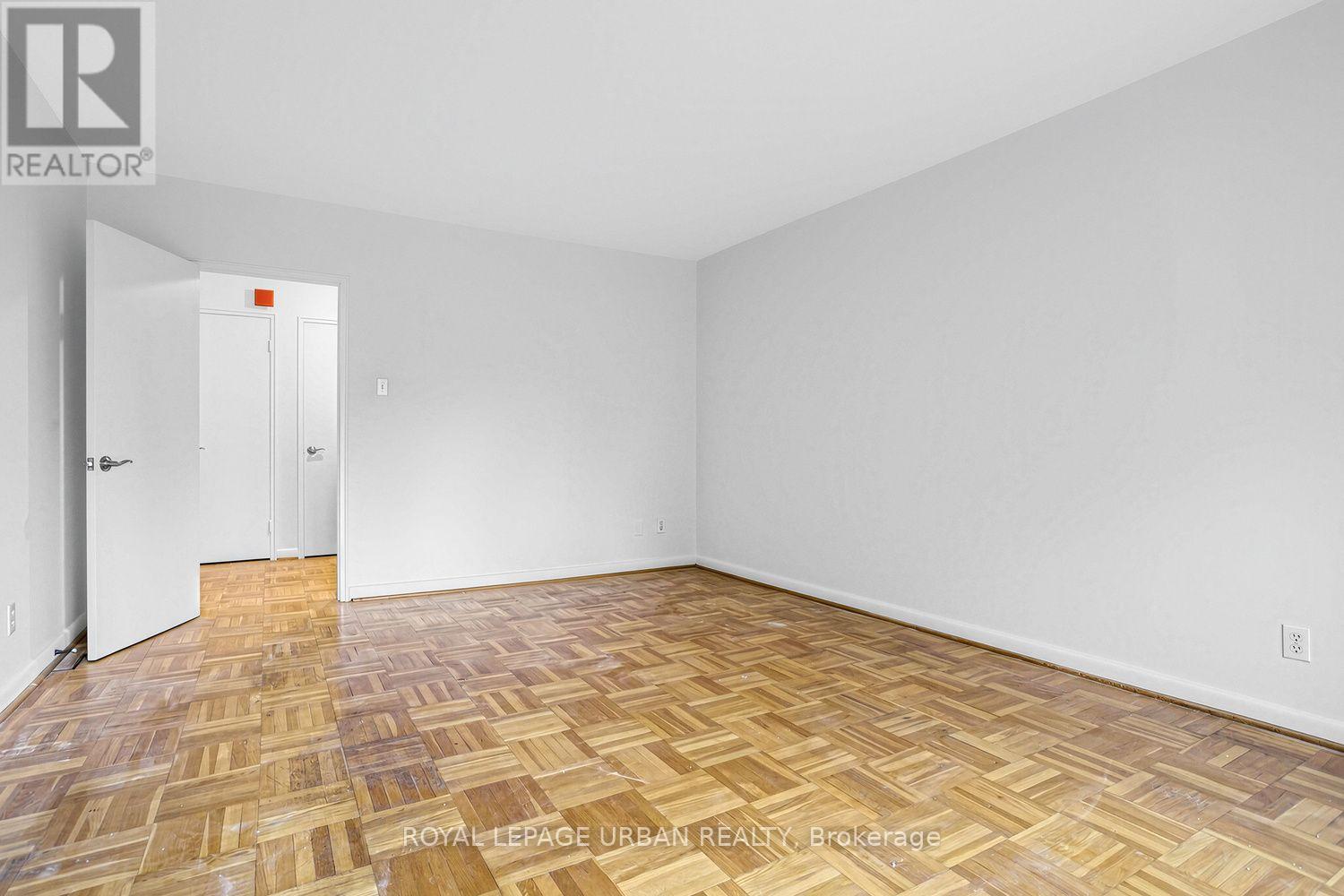 17 - 8 Corinth Gardens, Toronto, Ontario  M4P 2N5 - Photo 5 - C14102512