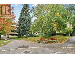 17 - 8 CORINTH GARDENS, Toronto, Ontario