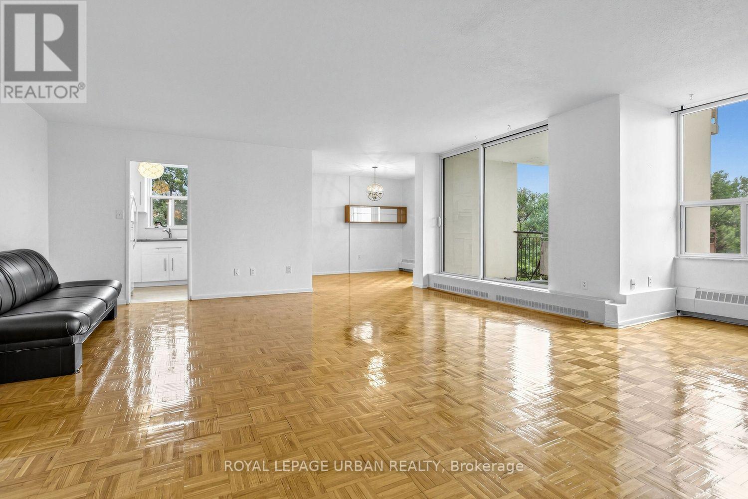 403 - 60 Pavane Linkway, Toronto, Ontario  M3C 1A1 - Photo 4 - C14102514