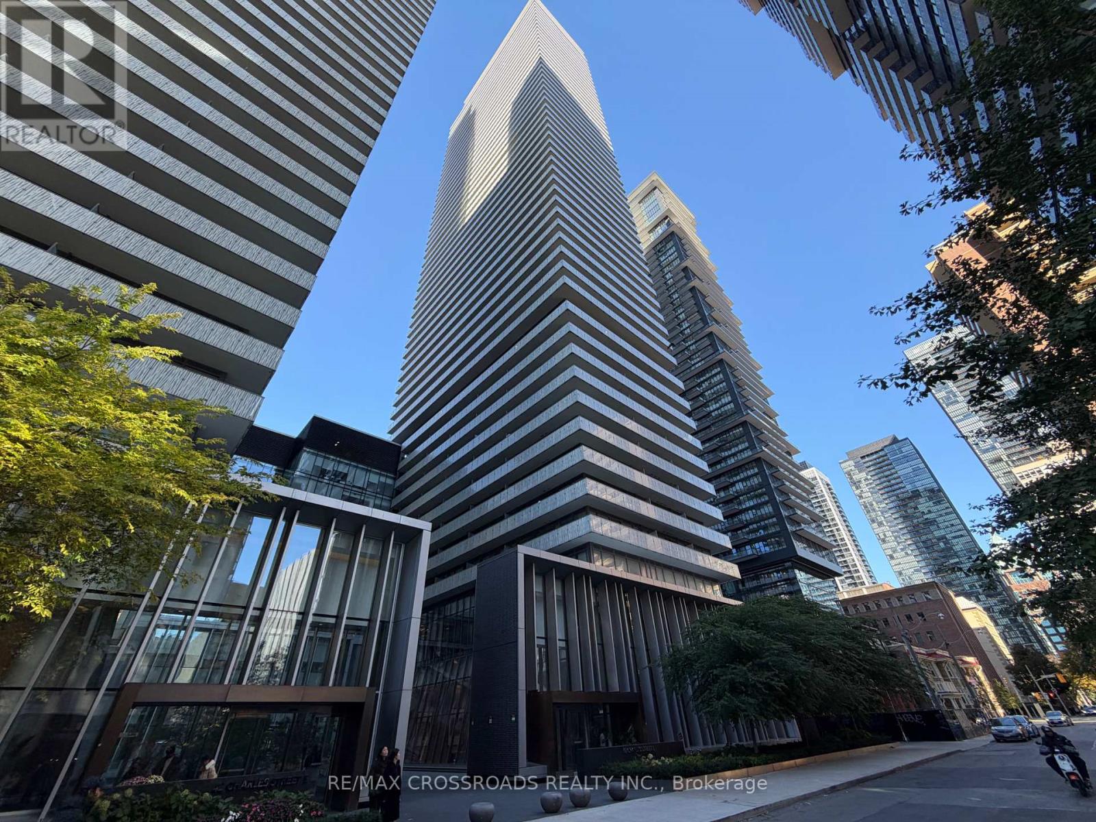 2713 - 50 Charles Street E, Toronto, Ontario  M4Y 0C3 - Photo 1 - C14102540
