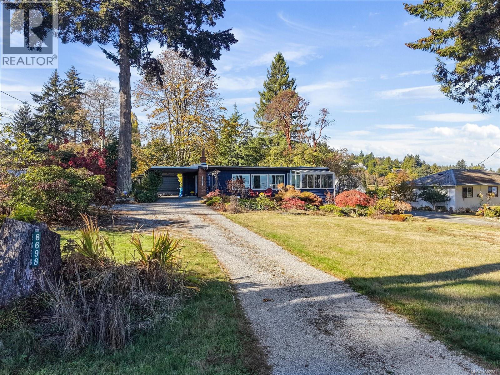 8698 East Saanich Rd