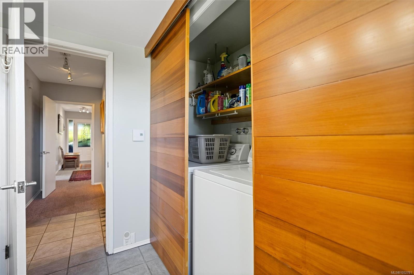 8698 East Saanich Rd