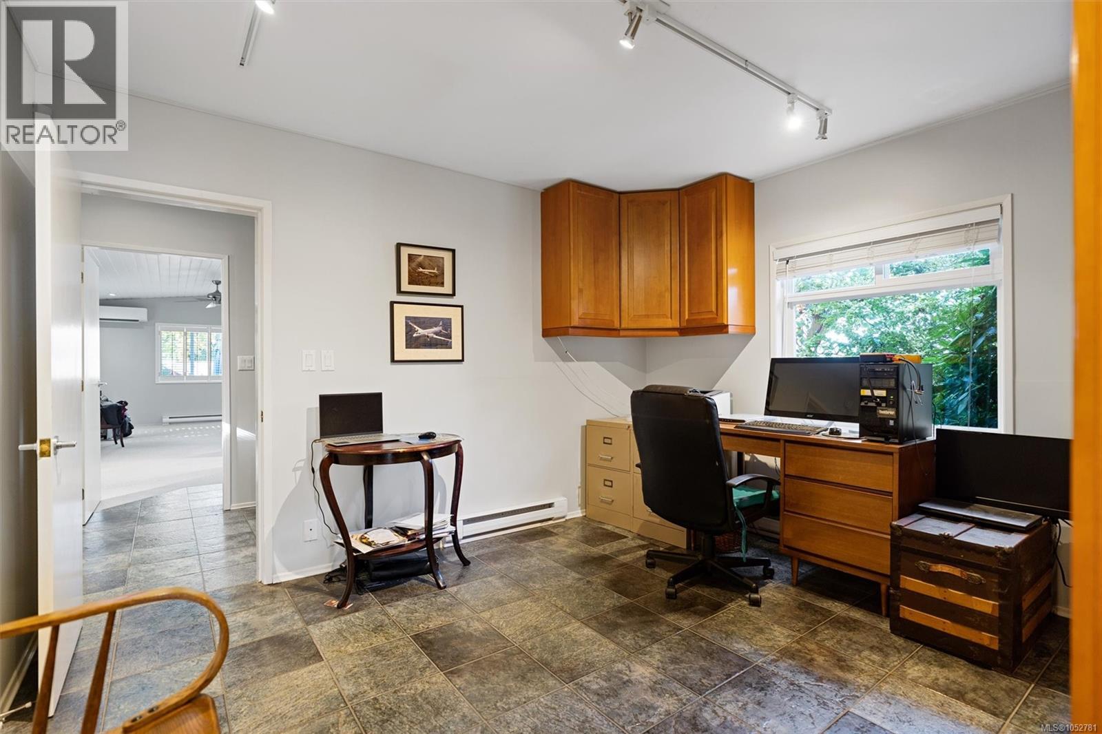 8698 East Saanich Rd