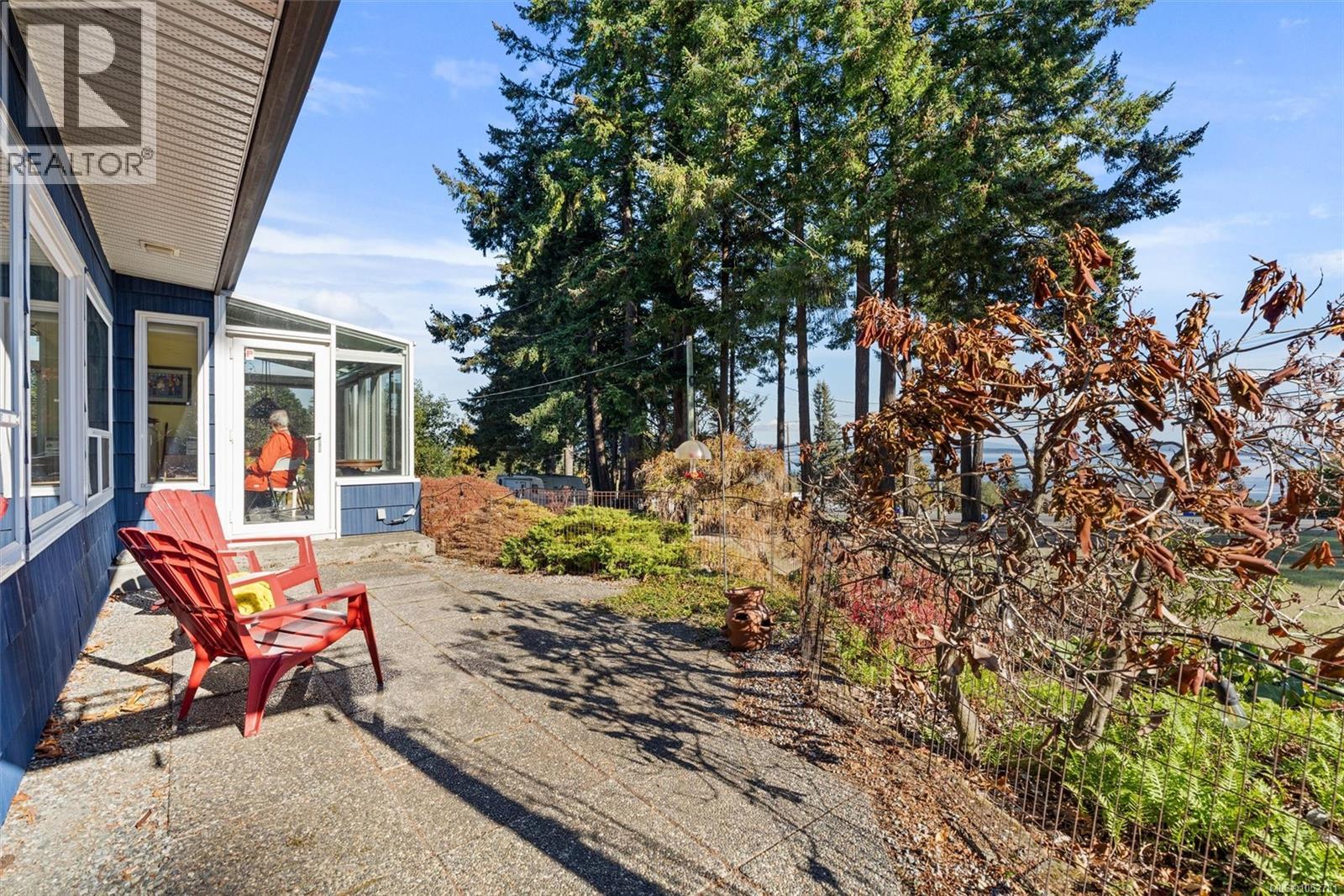 8698 East Saanich Rd