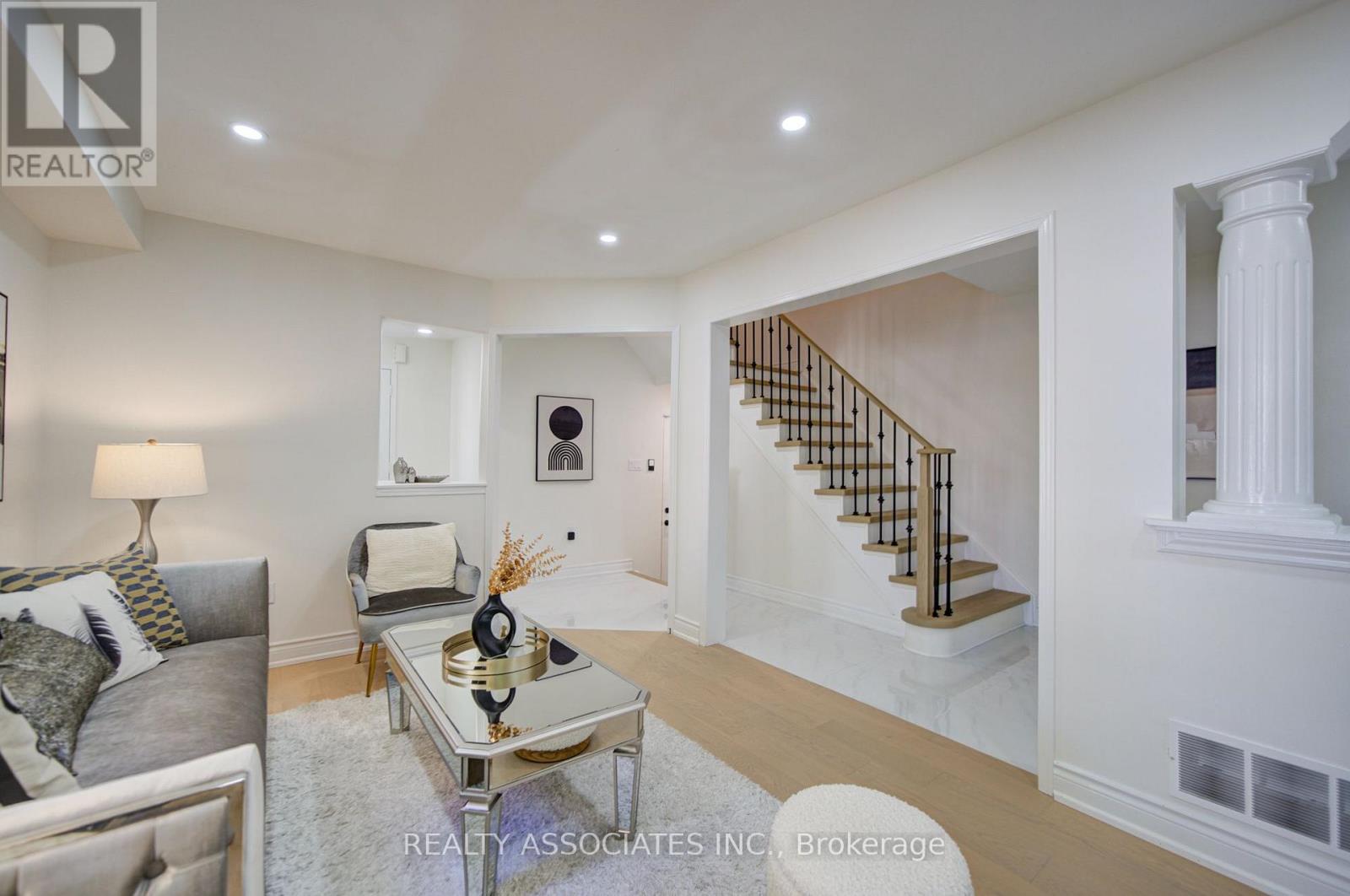 71 Highhill Drive, Toronto, Ontario  M1T 1N8 - Photo 10 - E14102476