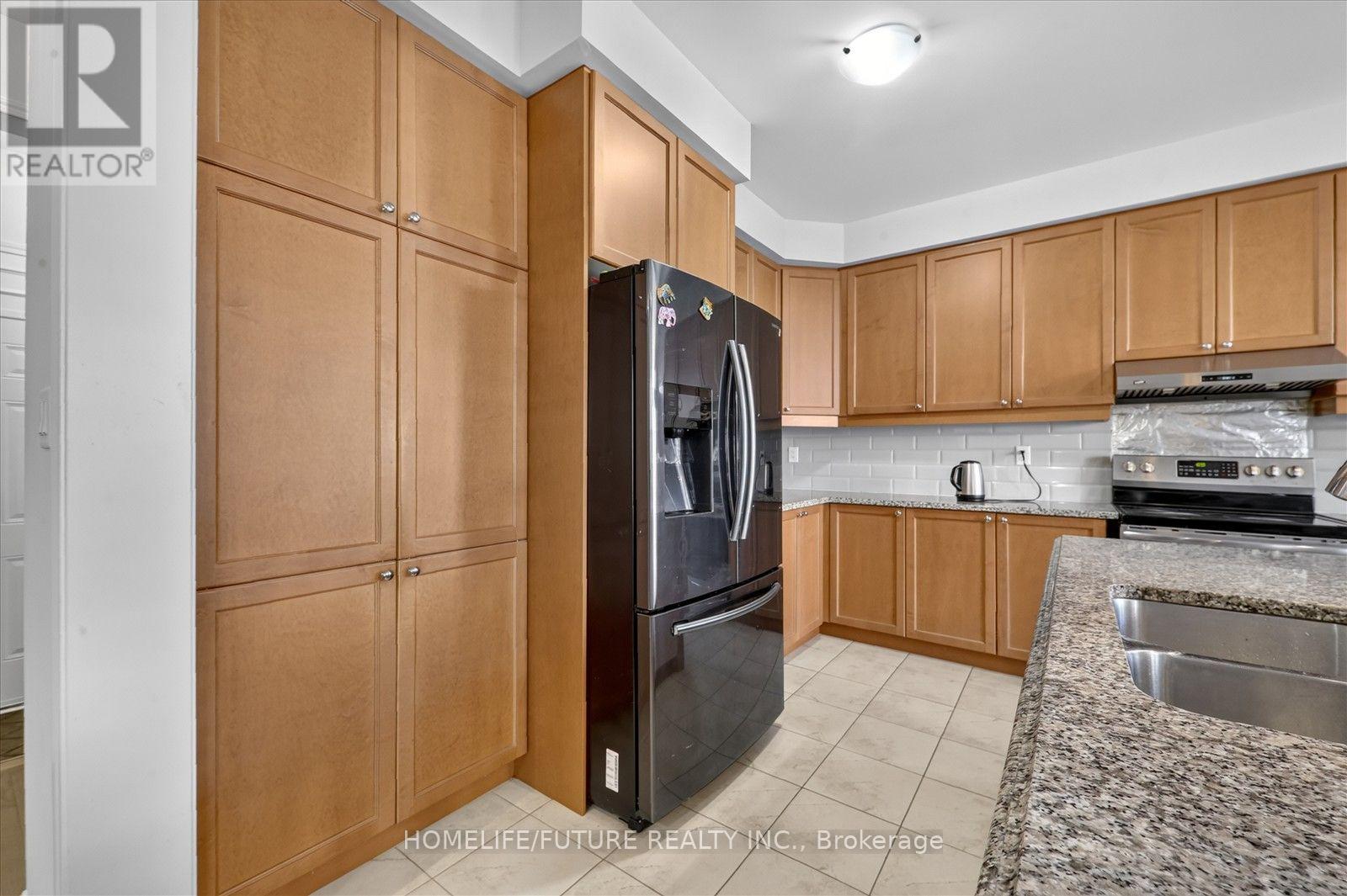 130 Westfield Drive, Whitby, Ontario  L1P 0E9 - Photo 13 - E14102522