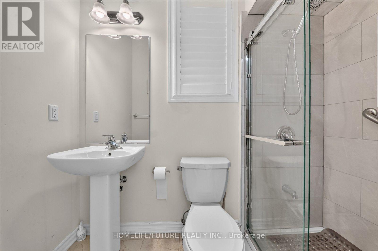 130 Westfield Drive, Whitby, Ontario  L1P 0E9 - Photo 7 - E14102522