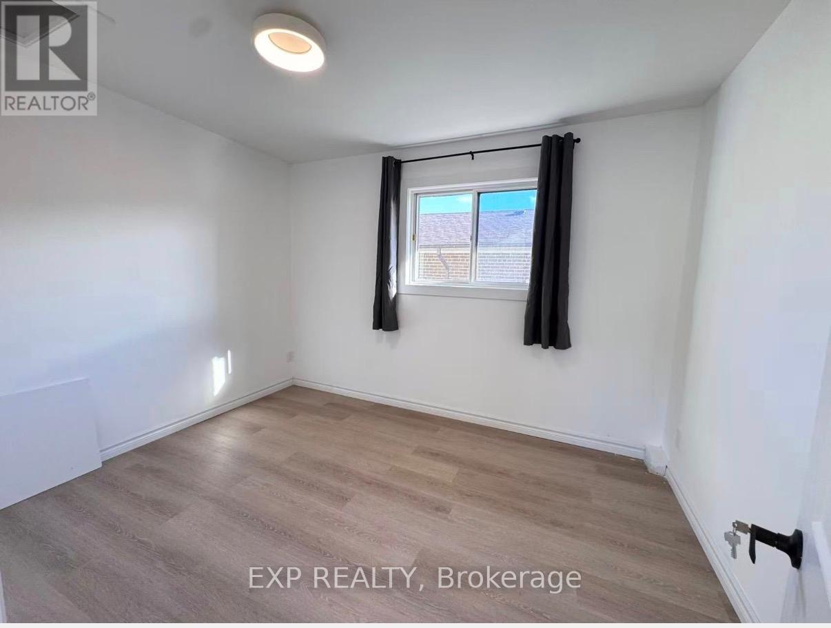 Main - 15 Neddie Drive, Toronto, Ontario  M1T 2S9 - Photo 4 - E14102524