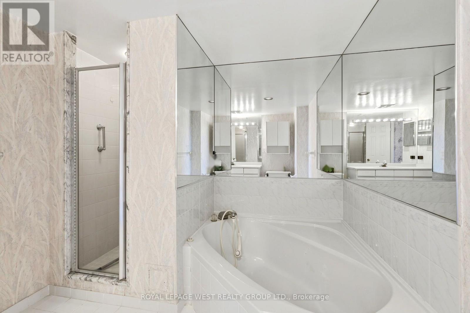940 - 7300 Yonge Street, Vaughan (Crestwood-Springfarm-Yorkhill), Ontario  L4J 7Y5 - Photo 10 - N14102350