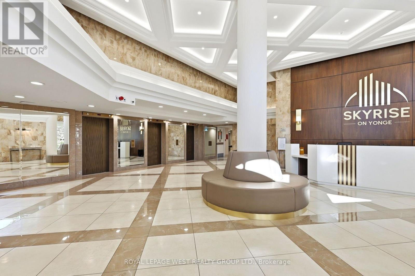 940 - 7300 Yonge Street, Vaughan (Crestwood-Springfarm-Yorkhill), Ontario  L4J 7Y5 - Photo 2 - N14102350