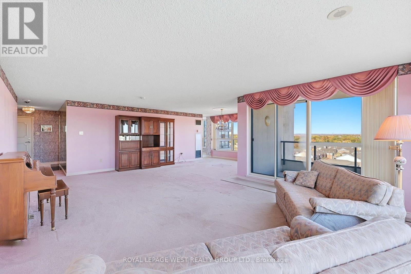 940 - 7300 Yonge Street, Vaughan (Crestwood-Springfarm-Yorkhill), Ontario  L4J 7Y5 - Photo 4 - N14102350