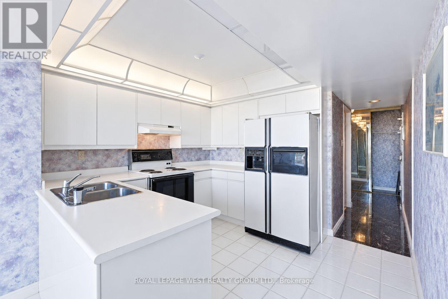 940 - 7300 Yonge Street, Vaughan (Crestwood-Springfarm-Yorkhill), Ontario  L4J 7Y5 - Photo 5 - N14102350