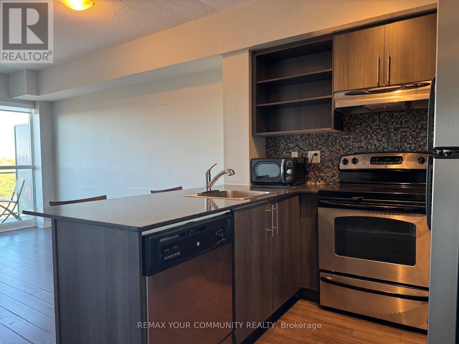 827 - 120 Dallimore Circle, Toronto, Ontario  M3C 4J1 - Photo 10 - C14096750