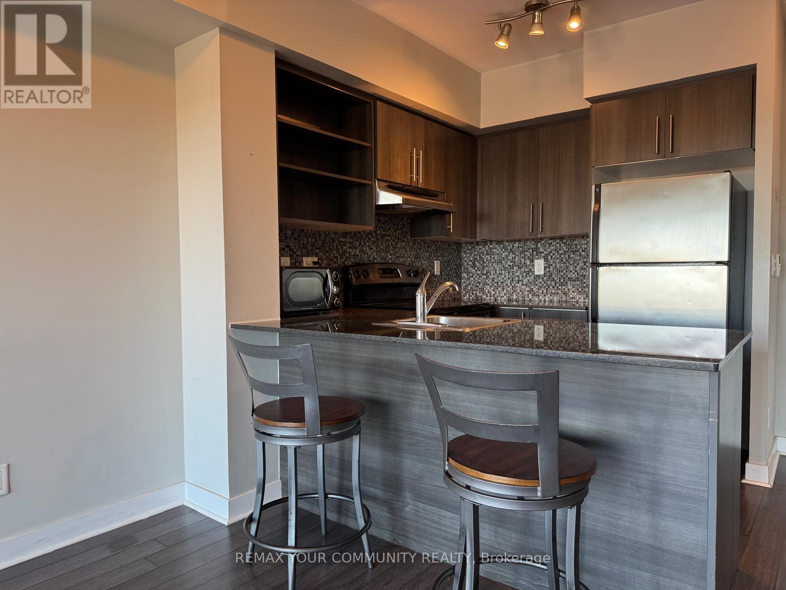 827 - 120 Dallimore Circle, Toronto, Ontario  M3C 4J1 - Photo 9 - C14096750