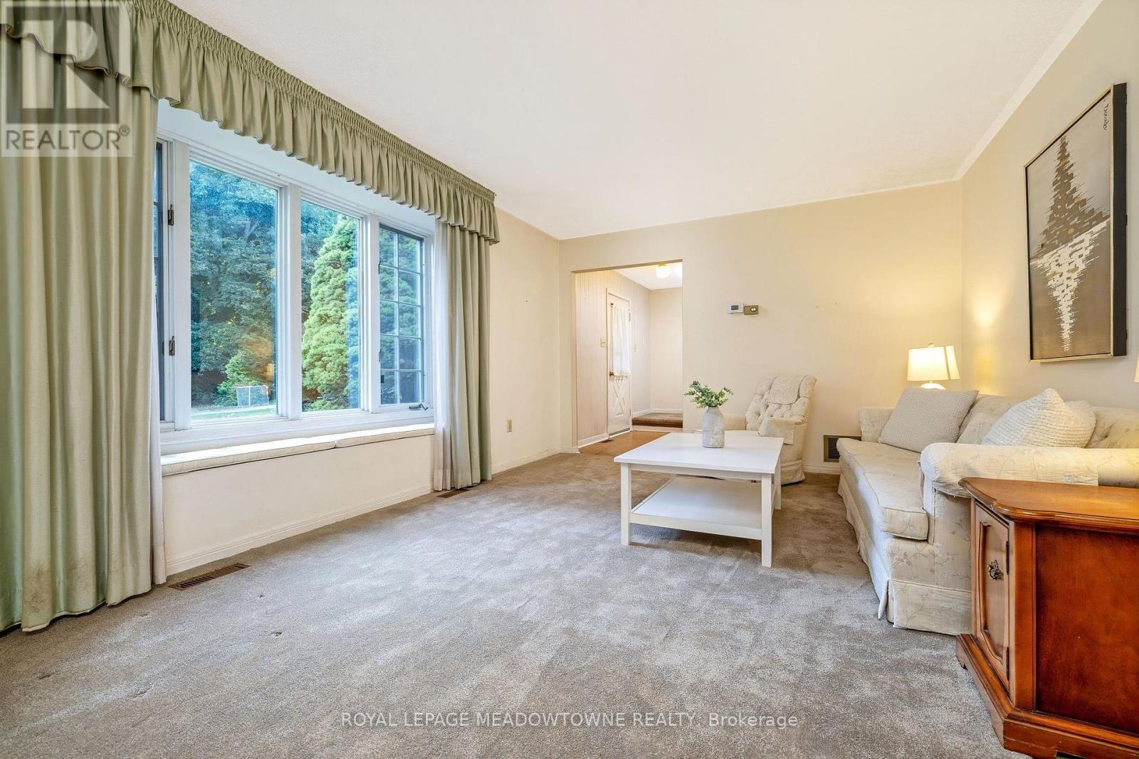 12 Mullen Place, Halton Hills, Ontario  L7G 2R9 - Photo 8 - W14102334