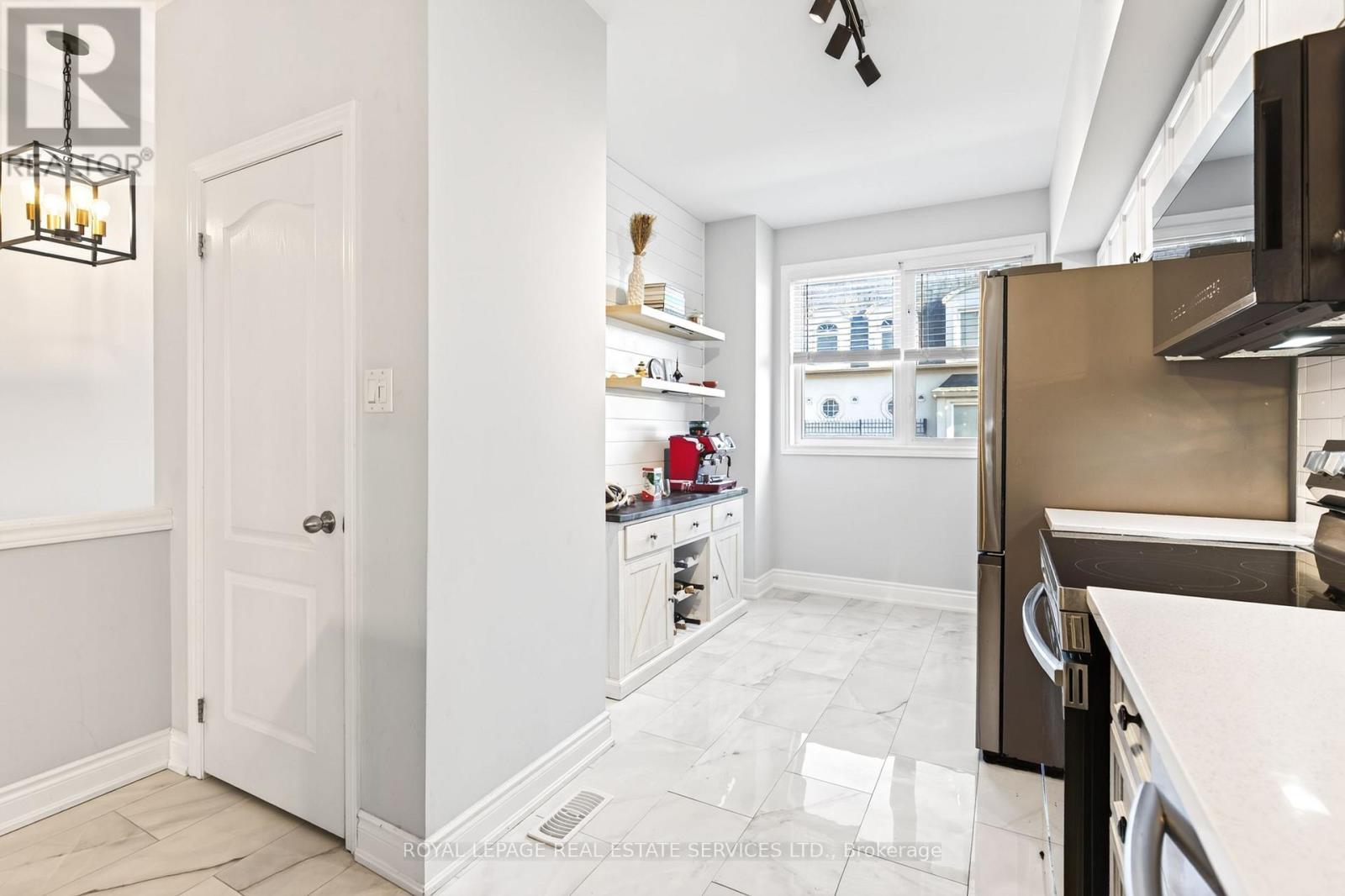2453 Scholars Common Lane, Burlington, Ontario  L7P 2W2 - Photo 7 - W14102450