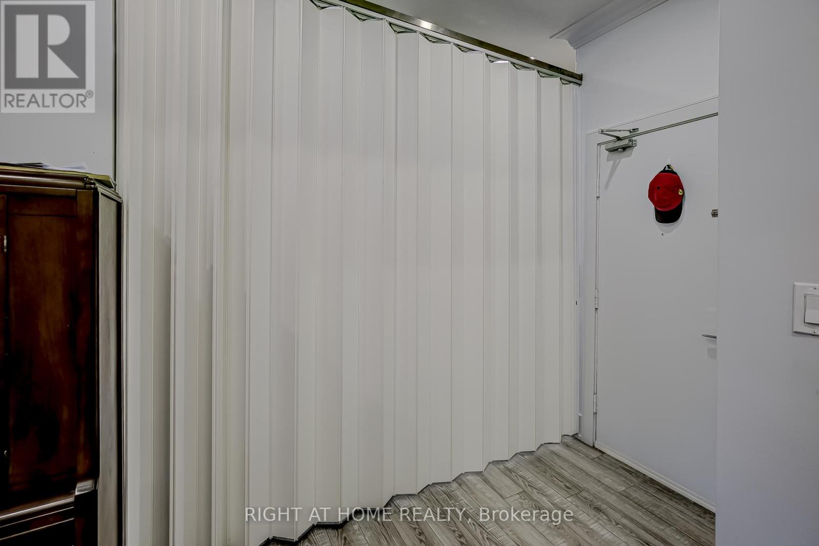 181 Lakeshore Road E, Mississauga, Ontario  L5G 1G2 - Photo 15 - W14102504