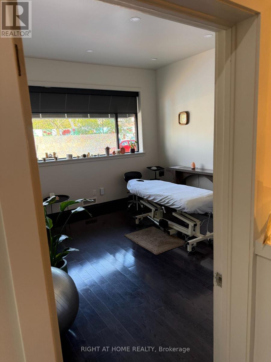 181 Lakeshore Road E, Mississauga, Ontario  L5G 1G2 - Photo 45 - W14102504