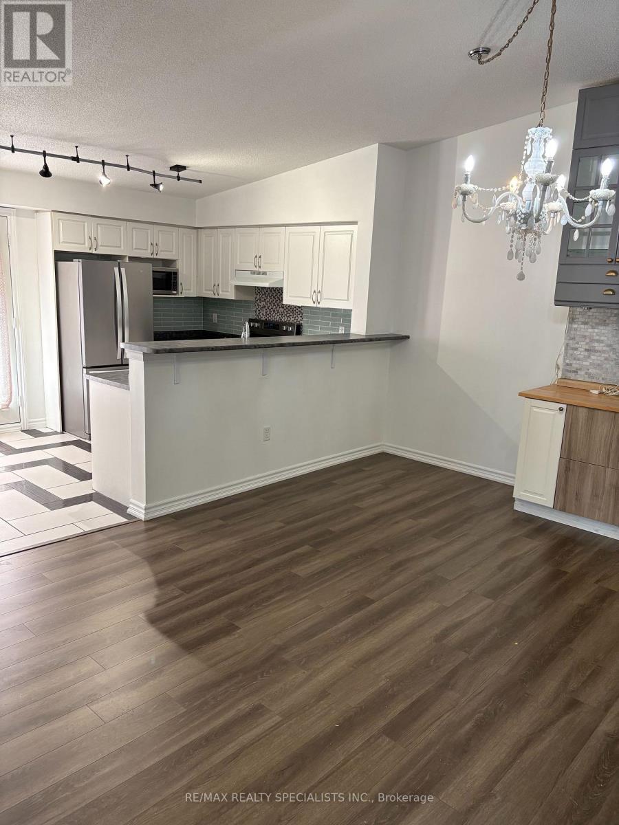 402 - 1340 Main Street E, Milton, Ontario  L9T 7S6 - Photo 6 - W14102594
