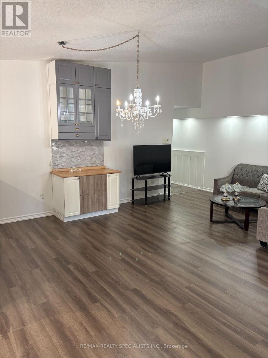 402 - 1340 Main Street E, Milton, Ontario  L9T 7S6 - Photo 8 - W14102594