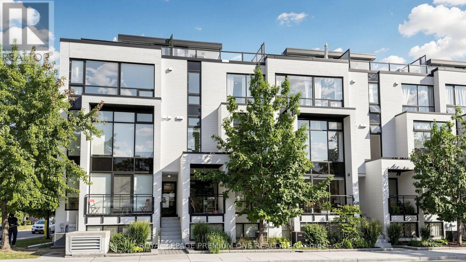 203 - 441 JANE STREET, Toronto, Ontario