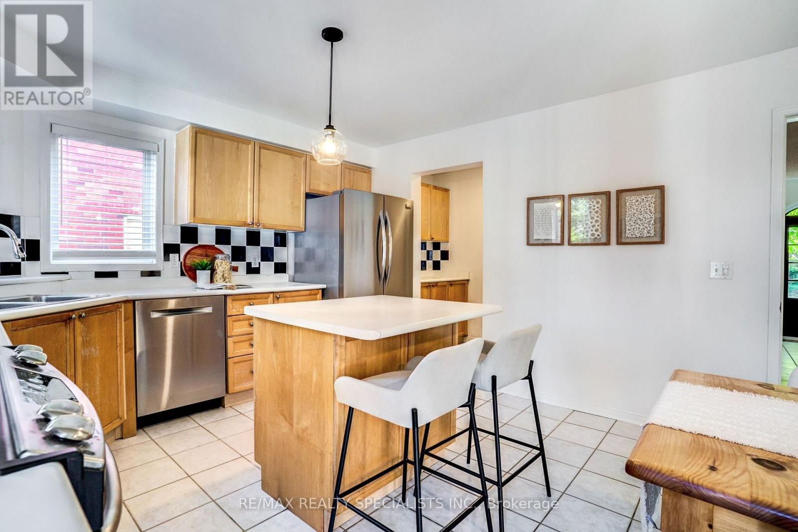 126 Westchester Road, Oakville, Ontario  L6H 6H9 - Photo 11 - W13829672