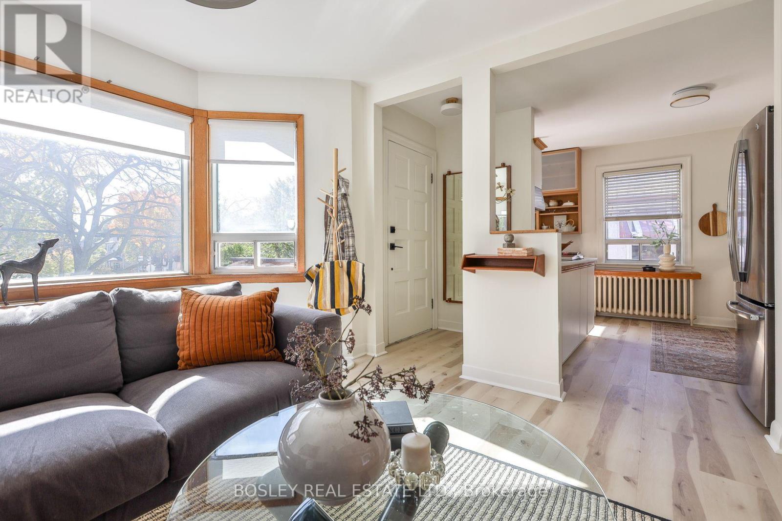 16 Delroy Drive, Toronto, Ontario  M8Y 1M7 - Photo 9 - W14095052