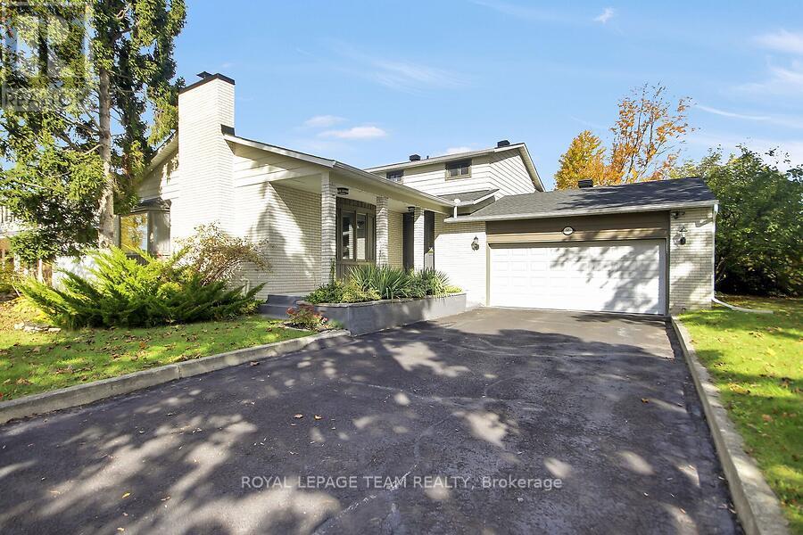 61 AMBERWOOD CRESCENT, Ottawa, Ontario