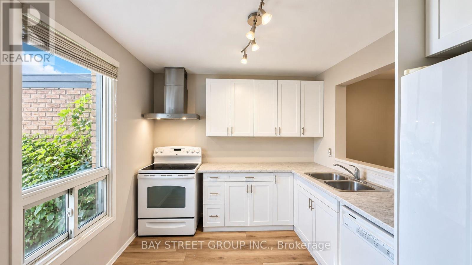 43 - 302 Vine Street, St. Catharines, Ontario  L2M 7M6 - Photo 3 - X14102444