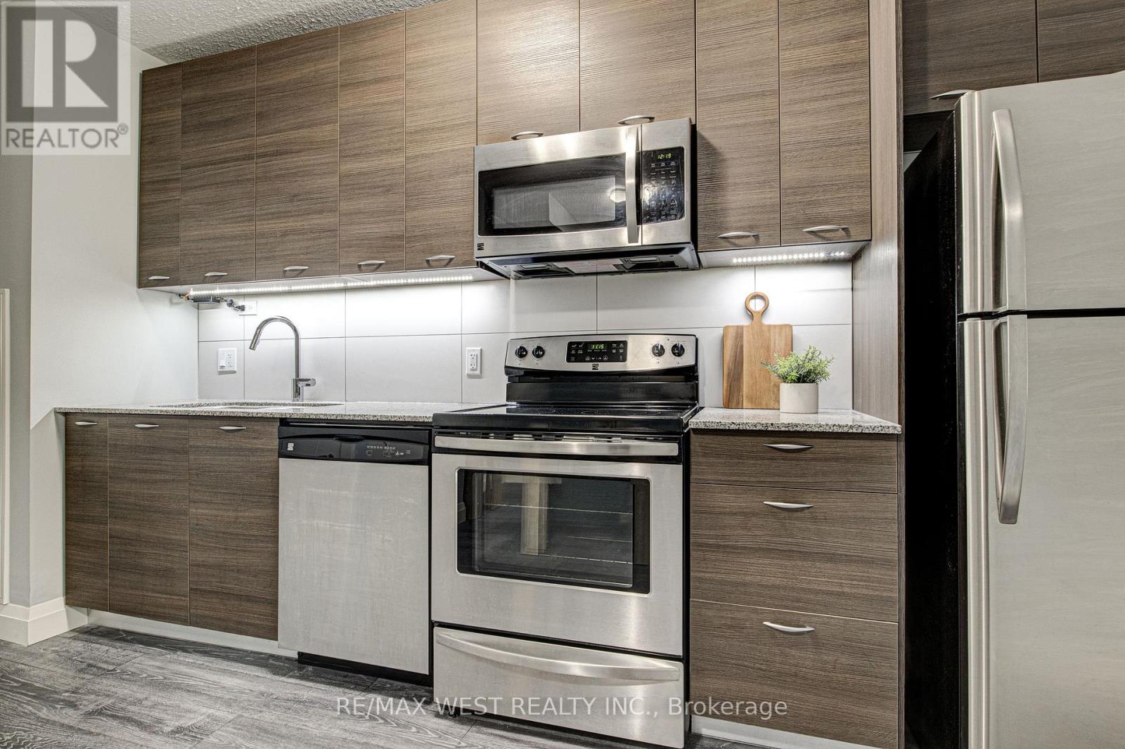 215 - 318 Spruce Street, Waterloo, Ontario  N2L 0E9 - Photo 6 - X14102456