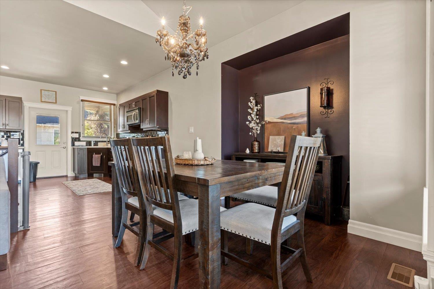 6898 CHEAM AVENUE|Agassiz