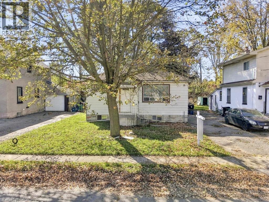 82 NORFOLK Avenue, Cambridge, Ontario