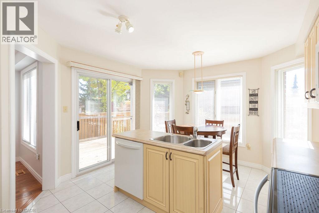 7 Falconridge Drive, Hamilton, Ontario  L9B 2P2 - Photo 11 - 40872929