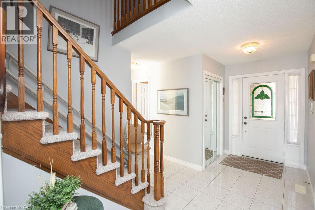 7 Falconridge Drive, Hamilton, Ontario  L9B 2P2 - Photo 4 - 40872929
