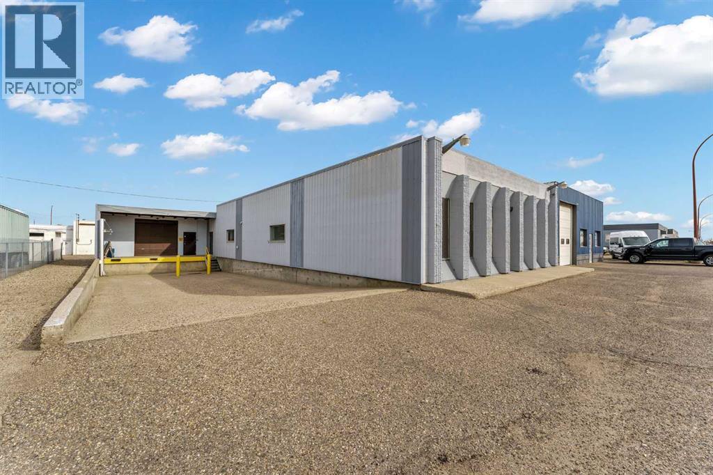 850 17 Street Sw, Medicine Hat, Alberta  T1A 4X8 - Photo 2 - A2352878