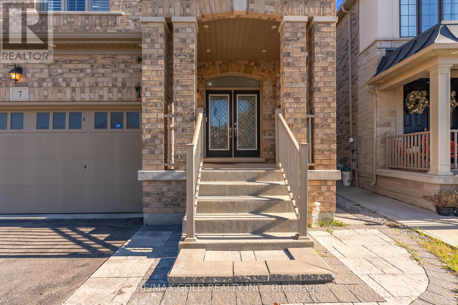 7 Vetch Street, Brampton, Ontario  L6Y 0E3 - Photo 8 - W14102372