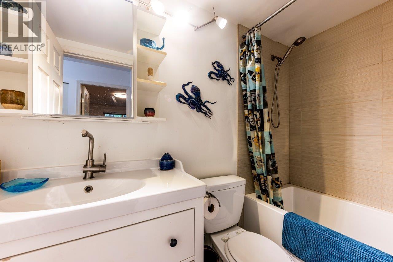 104 5281 Oakmount Crescent, Burnaby, British Columbia  V5H 4S7 - Photo 21 - R3164635