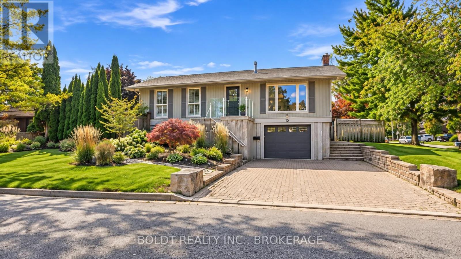 15 THE CEDARS STREET, St. Catharines, Ontario