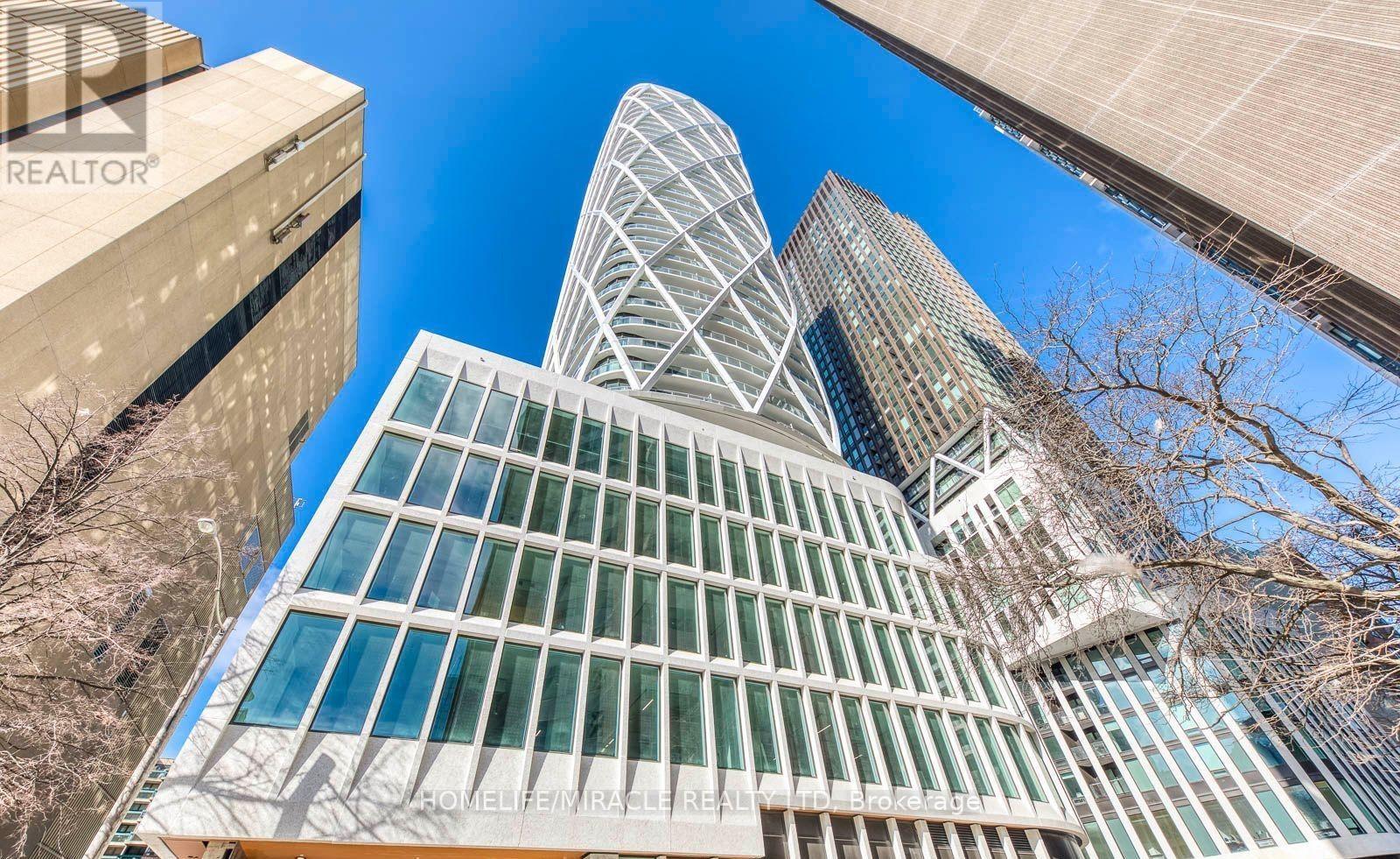 2421 - 230 Simcoe Street, Toronto, Ontario  M5T 0G7 - Photo 1 - C14099322