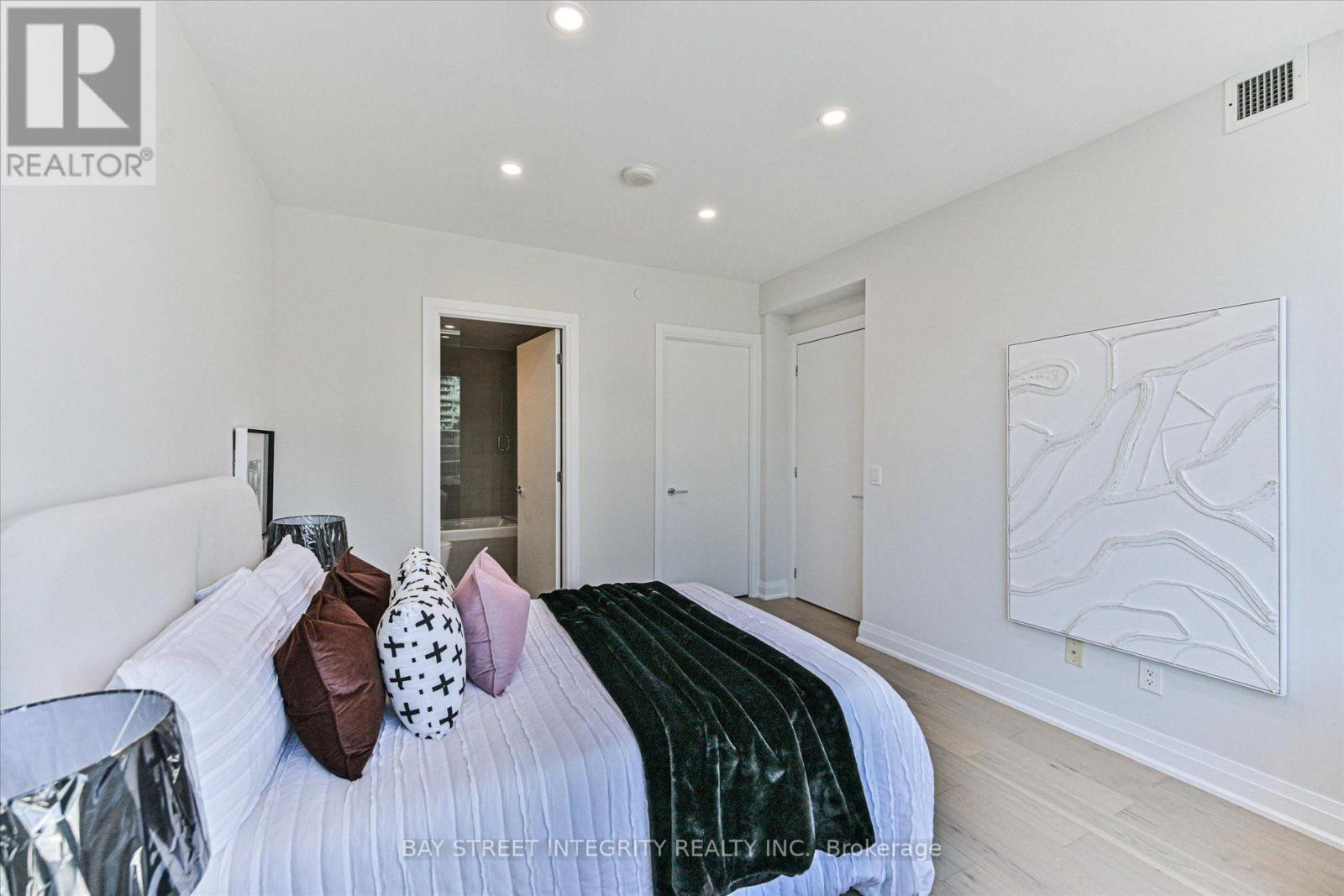 1403 - 224 King Street W, Toronto, Ontario  M5H 0A6 - Photo 15 - C14102728