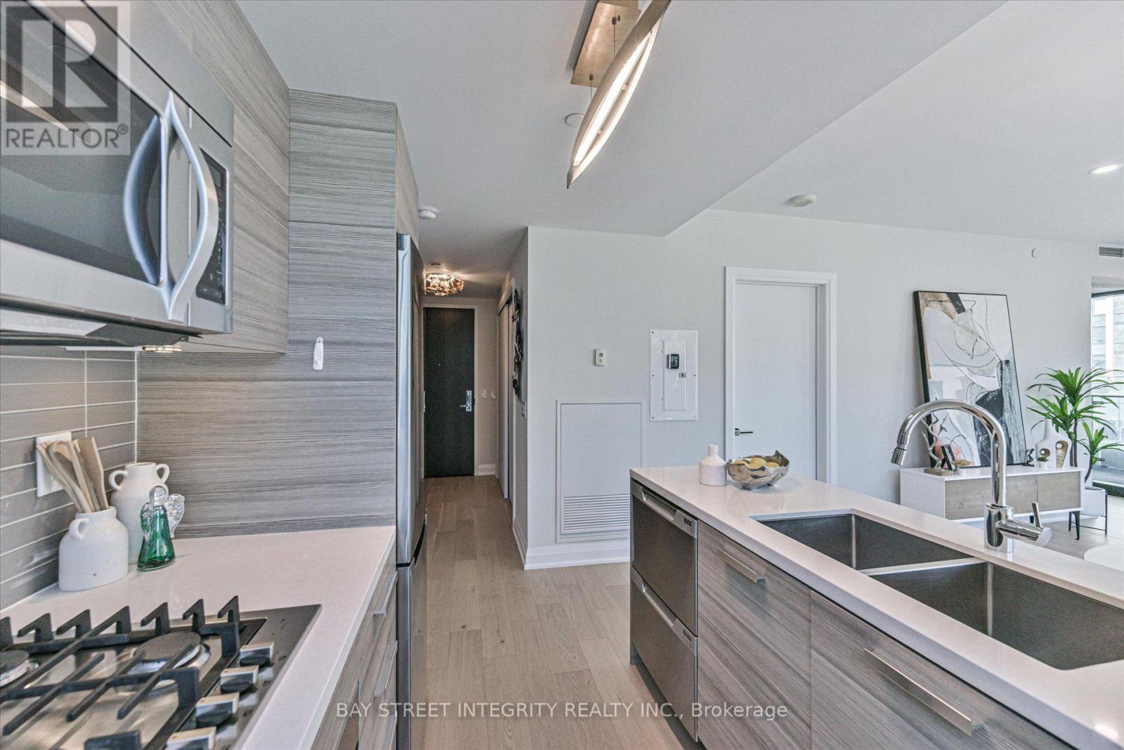 1403 - 224 King Street W, Toronto, Ontario  M5H 0A6 - Photo 5 - C14102728
