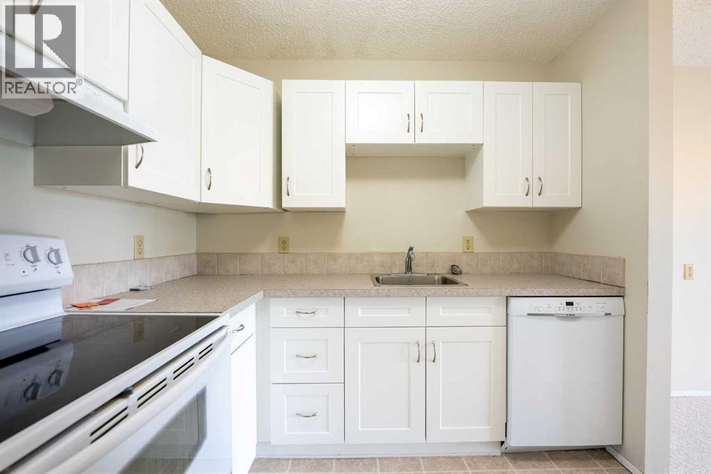 307, 65 Temple Boulevard W